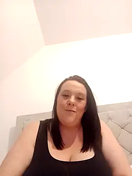 louisa36 online show from February 24, 2026, 9:57 pm