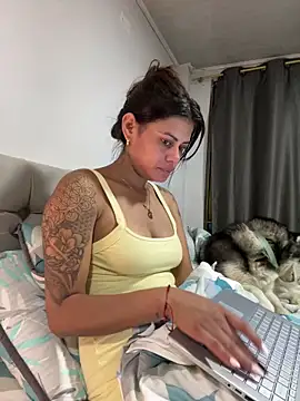 RachelWeisz  online show from April 23, 2026, 10:25 am