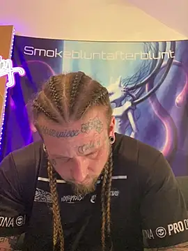 Smokebluntafterblunt online show from April 20, 2026, 2:14 am