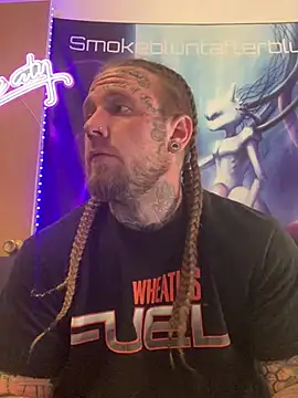 Smokebluntafterblunt online show from April 21, 2026, 2:04 am