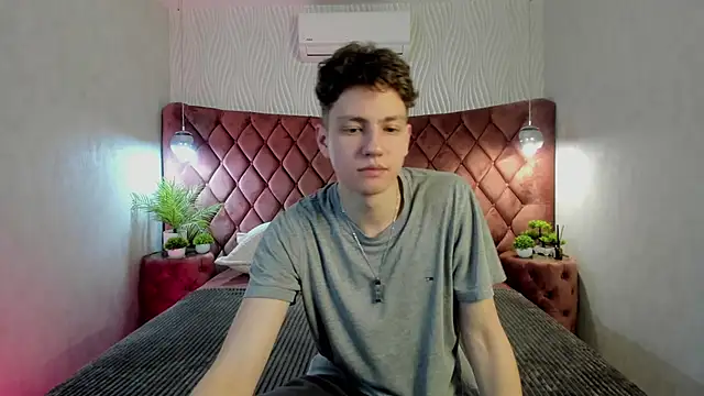 StefanBev online show from March 4, 2026, 7:42 pm