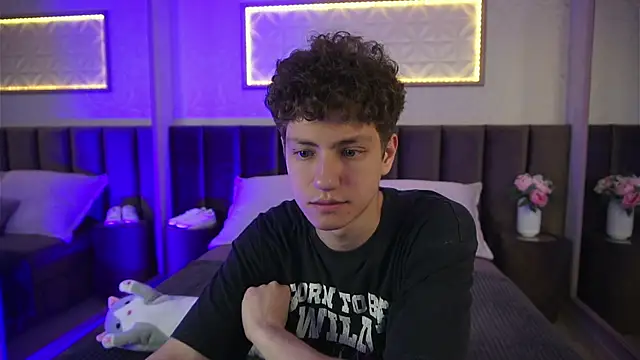 StefanBev online show from April 17, 2026, 8:01 pm