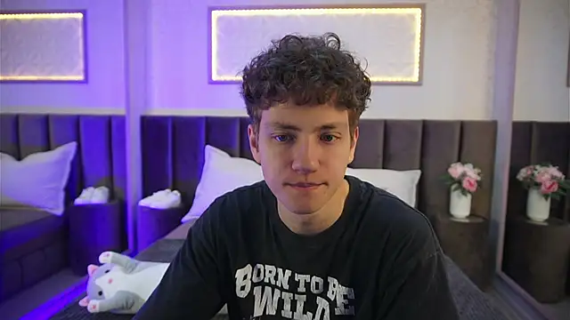 StefanBev online show from April 20, 2026, 7:37 pm