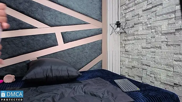 sandra rey  online show from February 25, 2026, 7:01 pm