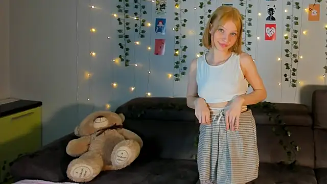 Kiracute18 online show from March 24, 2026, 7:08 pm