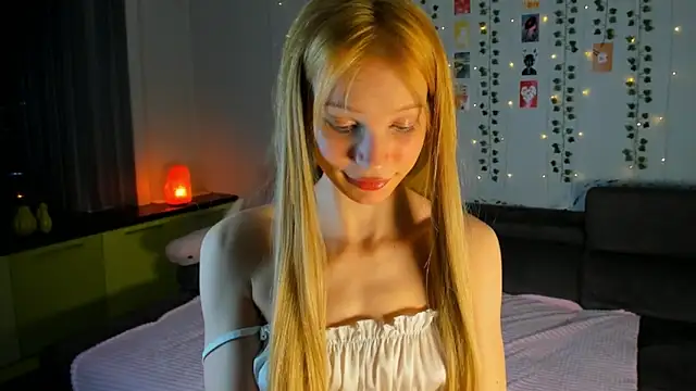 Kiracute18 online show from April 3, 2026, 4:16 pm