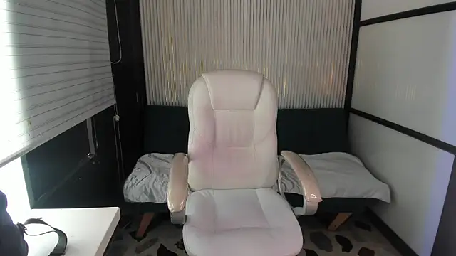 lorraineHunter online show from April 20, 2026, 12:52 pm