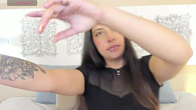 novaa velvet online show from April 18, 2026, 7:07 pm