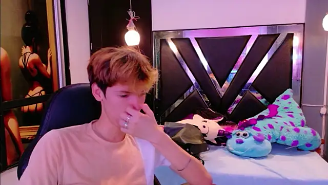 Liam Green1 online show from February 11, 2026, 12:10 pm