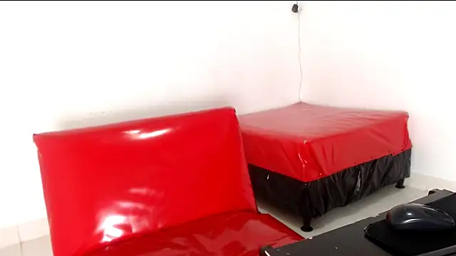 valeryskinnyvagi online show from April 19, 2026, 12:33 am