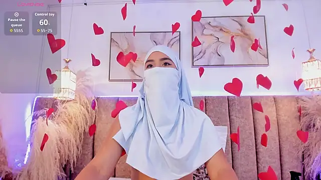 Yaasmin  online show from February 13, 2026, 7:10 pm