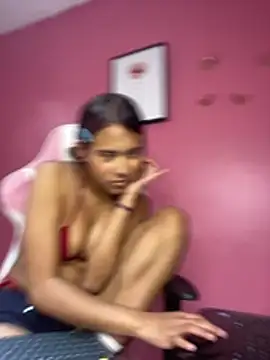 Rylia online show from March 16, 2026, 2:21 pm