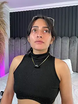 Nanda vixen  online show from March 24, 2026, 11:21 pm