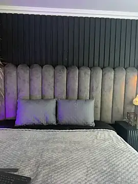 Nanda vixen  online show from April 20, 2026, 10:55 pm