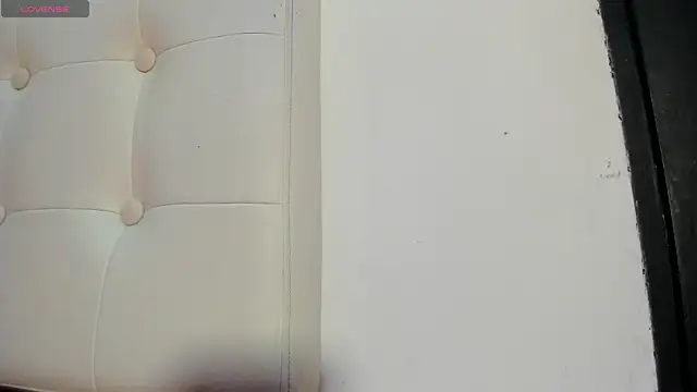 MiaEvans0 online show from April 20, 2026, 6:53 pm