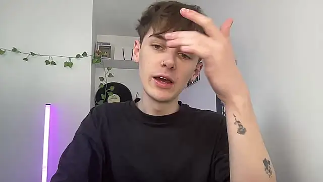 YourMilkyGuy online show from April 21, 2026, 1:17 pm