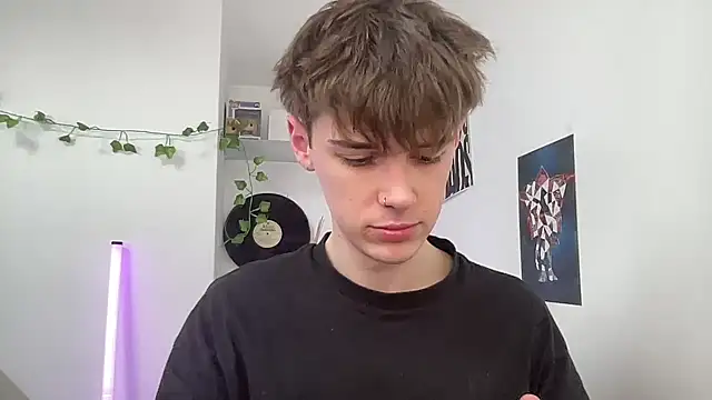 YourMilkyGuy online show from April 22, 2026, 1:56 pm