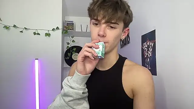 YourMilkyGuy online show from April 28, 2026, 3:50 pm