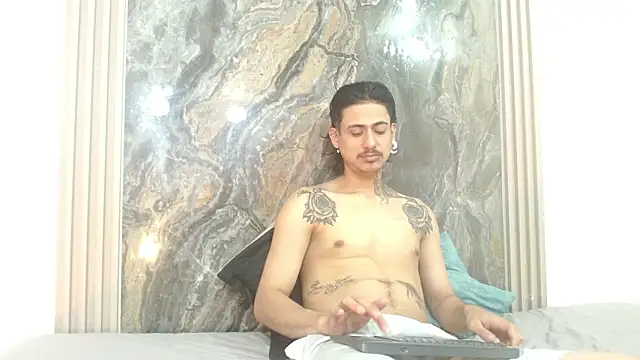 Damian-and-Camerum online show from April 19, 2026, 3:28 am