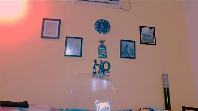 sexiempoderada18 online show from February 26, 2026, 1:32 pm