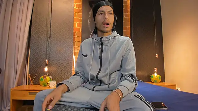 ItsZairen online show from February 9, 2026, 3:54 am