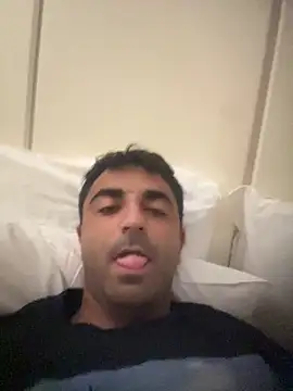 elia2711 online show from April 12, 2026, 10:31 am