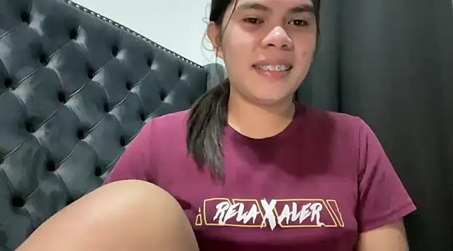 Snapshot of Mooree_naba chatting on February 11, 2025, 10:50 pm Mooree naba online show from February 11, 2025, 10:50 pm