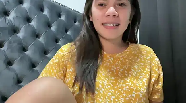 Snapshot of Mooree_naba chatting on February 23, 2025, 10:09 pm Mooree naba online show from February 23, 2025, 10:09 pm