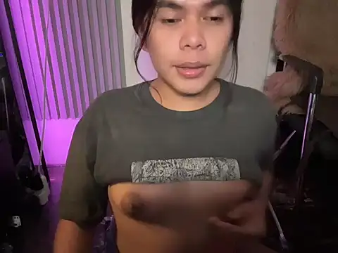 Snapshot of Mooree_naba chatting on October 22, 2025, 10:59 am Mooree naba online show from October 22, 2025, 10:59 am