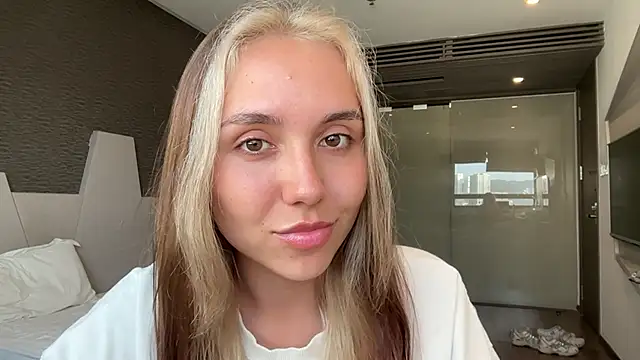 evochka online show from February 15, 2026, 9:19 am