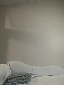 Snapshot of kentrella04 chatting on February 18, 2026, 7:43 pm kentrella04 online show from February 18, 2026, 7:43 pm