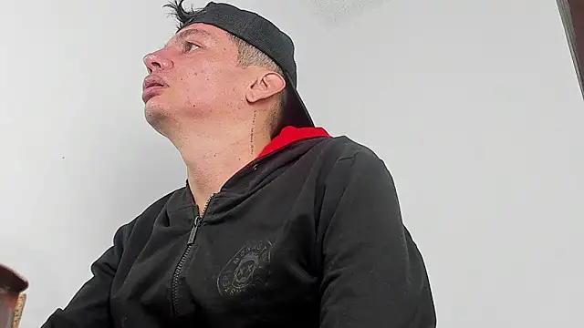 Snapshot of Thommas8a chatting on March 9, 2026, 3:21 am Thommas8a online show from March 9, 2026, 3:21 am