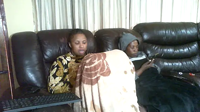 Caramel-Diva online show from April 20, 2026, 7:44 am