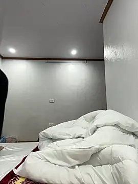 cuty lusy online show from February 14, 2026, 4:42 am