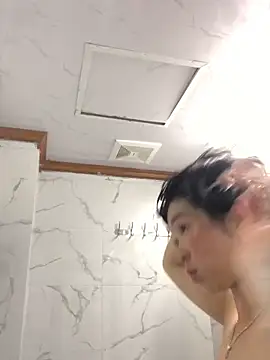 cuty lusy online show from April 21, 2026, 4:08 am