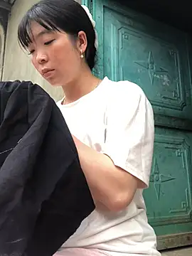 cuty lusy online show from April 22, 2026, 12:35 am