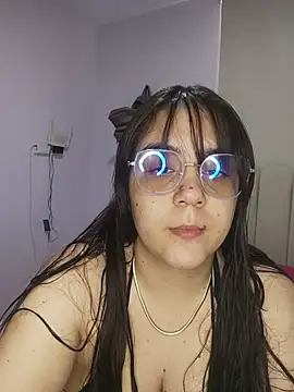 its lauu  online show from February 8, 2026, 8:01 pm