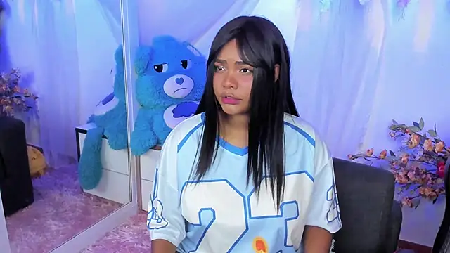 Angel Belll online show from March 3, 2026, 2:07 am