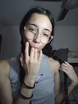 isaaabelaaa online show from April 14, 2026, 10:54 am