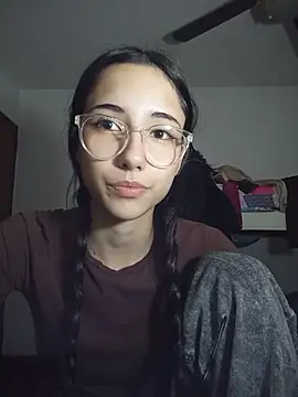 isaaabelaaa online show from April 22, 2026, 11:50 pm