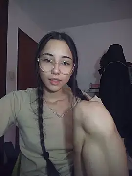 isaaabelaaa online show from April 23, 2026, 11:53 am