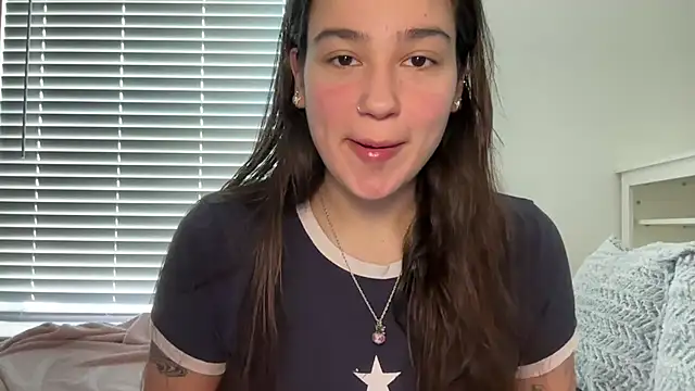 Snapshot of anitayurmoniii chatting on July 22, 2026, 8:33 pm anitayurmoniii online show from July 22, 2026, 8:33 pm