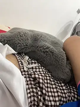 huyenzz online show from February 23, 2026, 2:25 pm