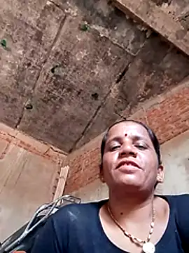 Snapshot of Anitarakkoli chatting on June 3, 2026, 5:21 am Anitarakkoli online show from June 3, 2026, 5:21 am