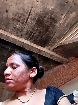 Snapshot of Anitarakkoli chatting on June 4, 2026, 6:08 am Anitarakkoli online show from June 4, 2026, 6:08 am