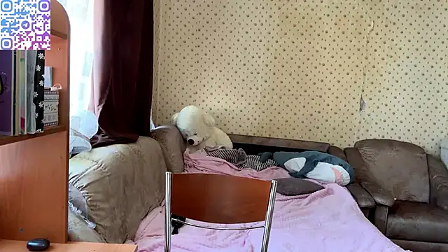 Babysmall girl online show from February 11, 2026, 9:14 am