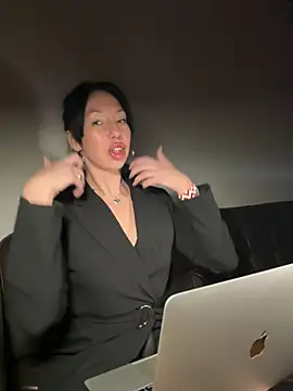 Snapshot of MissDeepVelur chatting on March 13, 2026, 5:41 pm MissDeepVelur online show from March 13, 2026, 5:41 pm