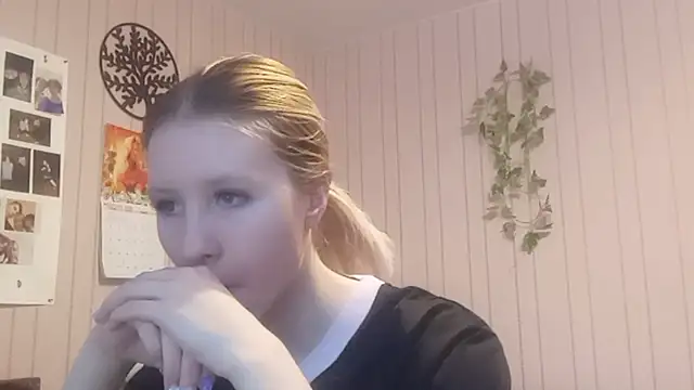 RunawayBr1de online show from February 22, 2026, 2:37 pm