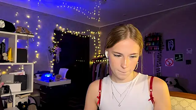 amily sunray online show from April 18, 2026, 2:43 pm