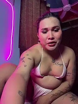 hollynicole online show from June 14, 2026, 6:48 am